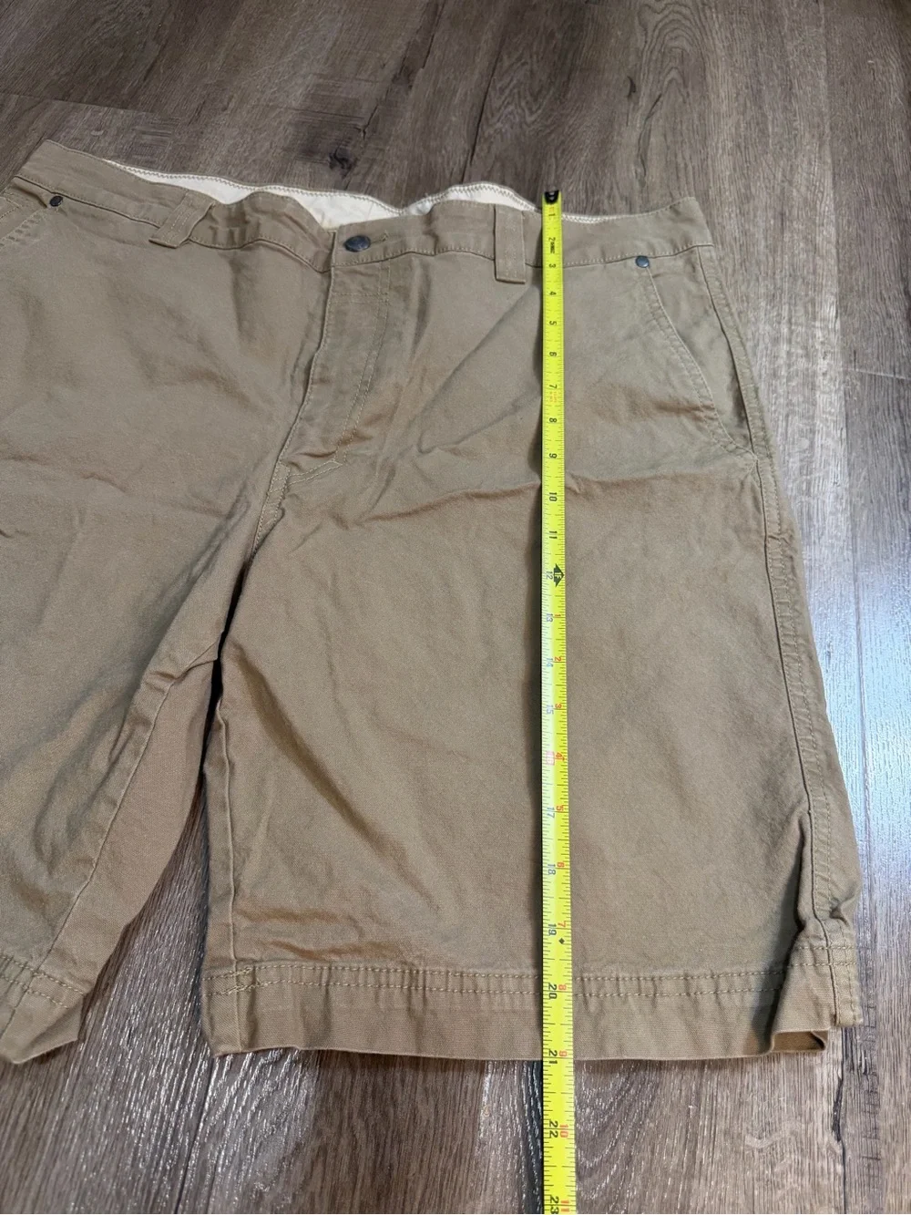 Men's Columbia Omni-Shield shorts, zipper closure